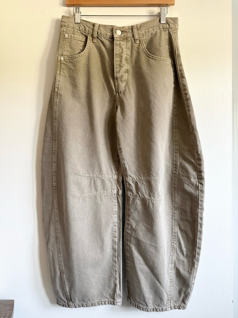 We The Free Good Luck Mid-Rise Barrel Jeans in Taupe - Picture 4 of 8